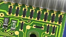 مقاومت کربنی می‌تواند به طور مستقیم بر روی پد SMD روی یک PCB چاپ شود. درسال 1989 طبق فهرست سازمان Psion II.