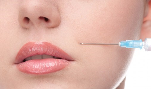 روشها و فنون مختلف حجم دادن لبها