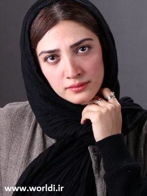 مینا ساداتی